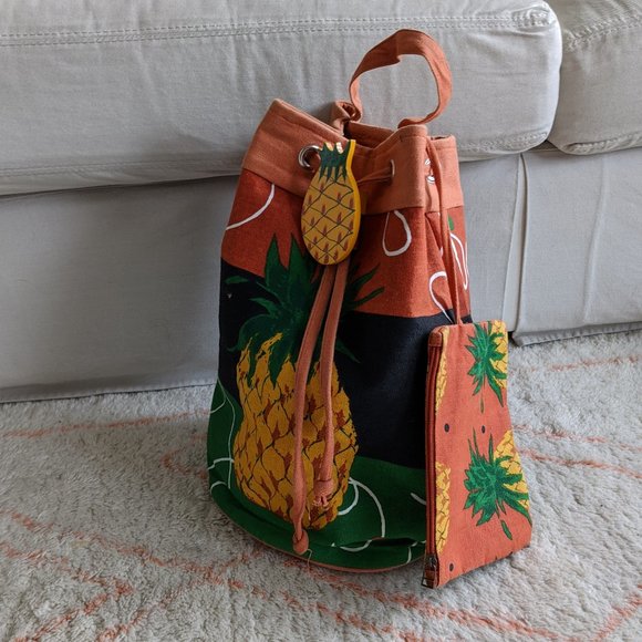 BEST Pineapple Beach Bag - Picture 4 of 7
